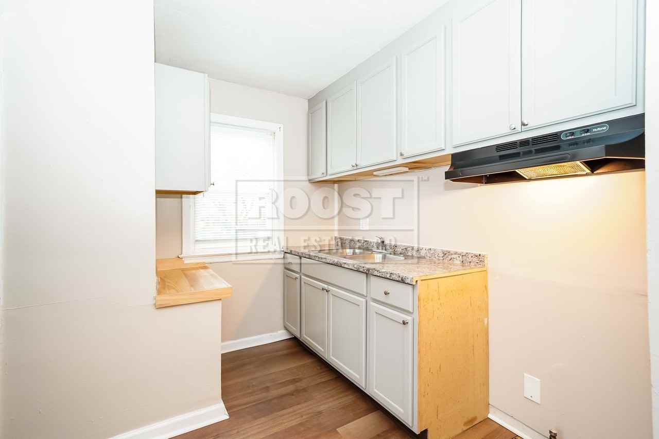 2317 Parkwood Ave - Photo 4 of 10