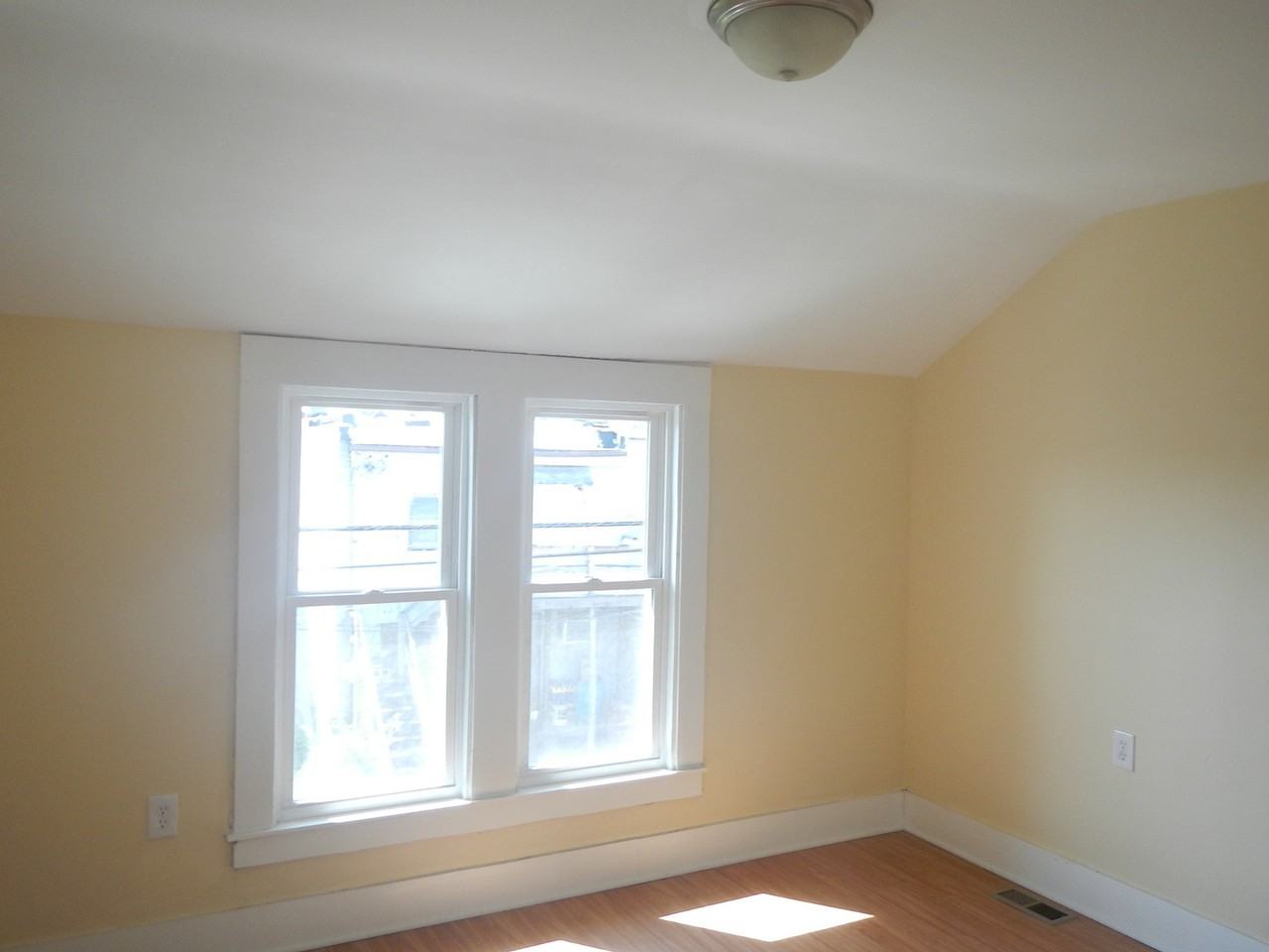 4104 Parkwood Ave - Photo 7 of 10