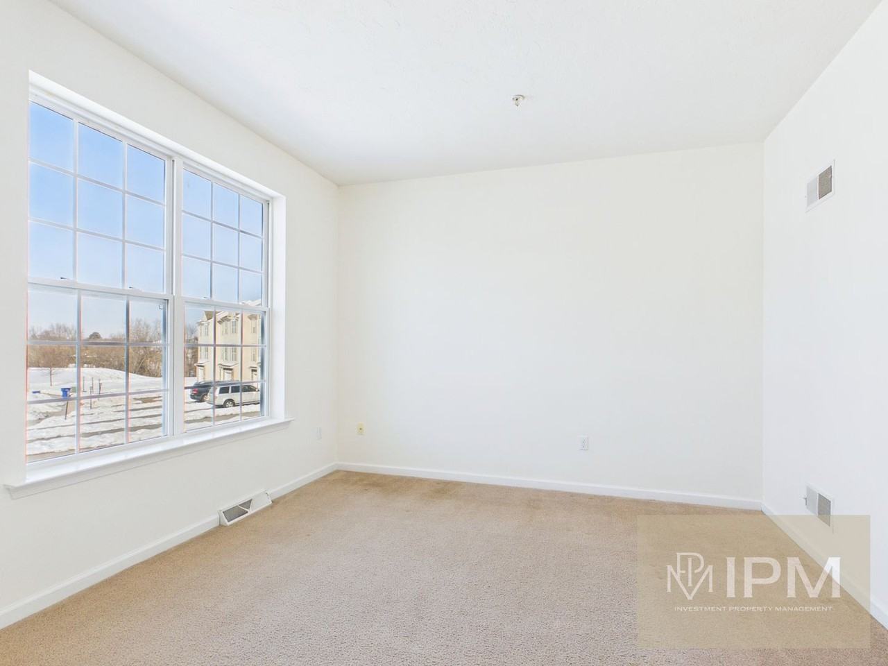 1212 Ledge Dr - Photo 2 of 22