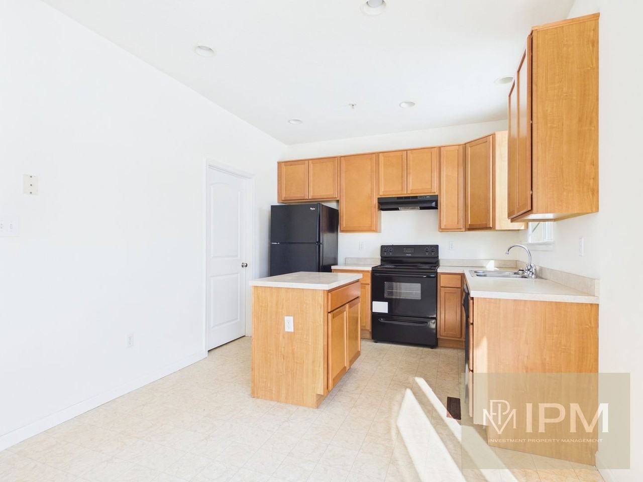 1212 Ledge Dr - Photo 6 of 22