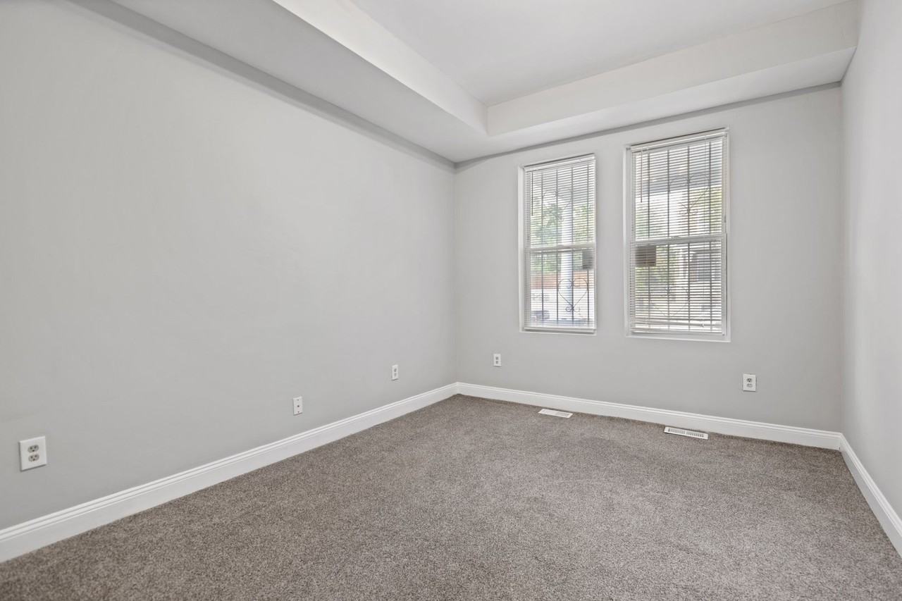 2201 Whittier Ave - Photo 4 of 30