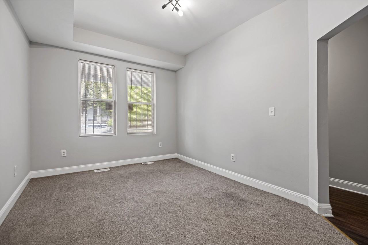 2201 Whittier Ave - Photo 5 of 30