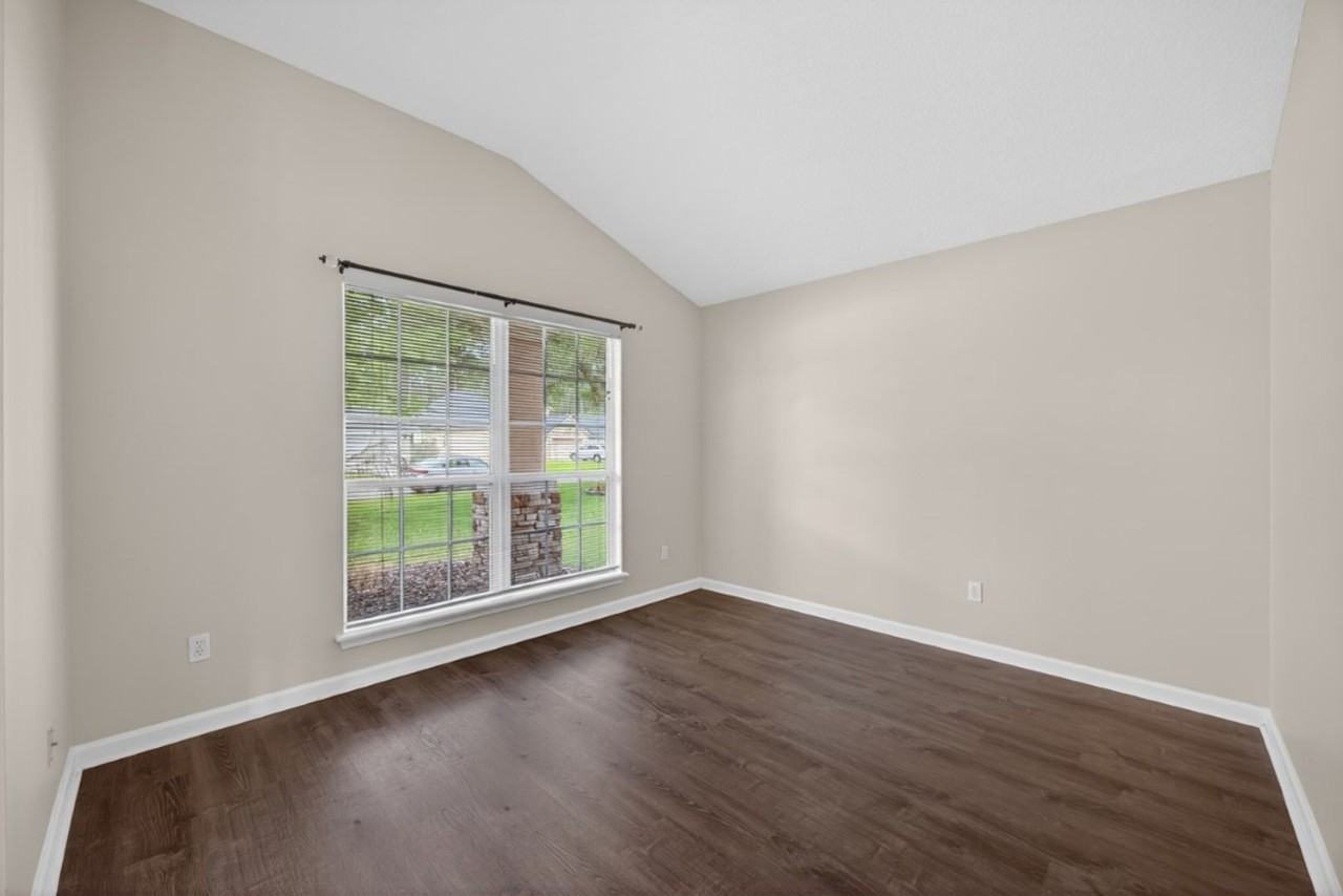 648 W Johns Creek Pkwy - Photo 7 of 36