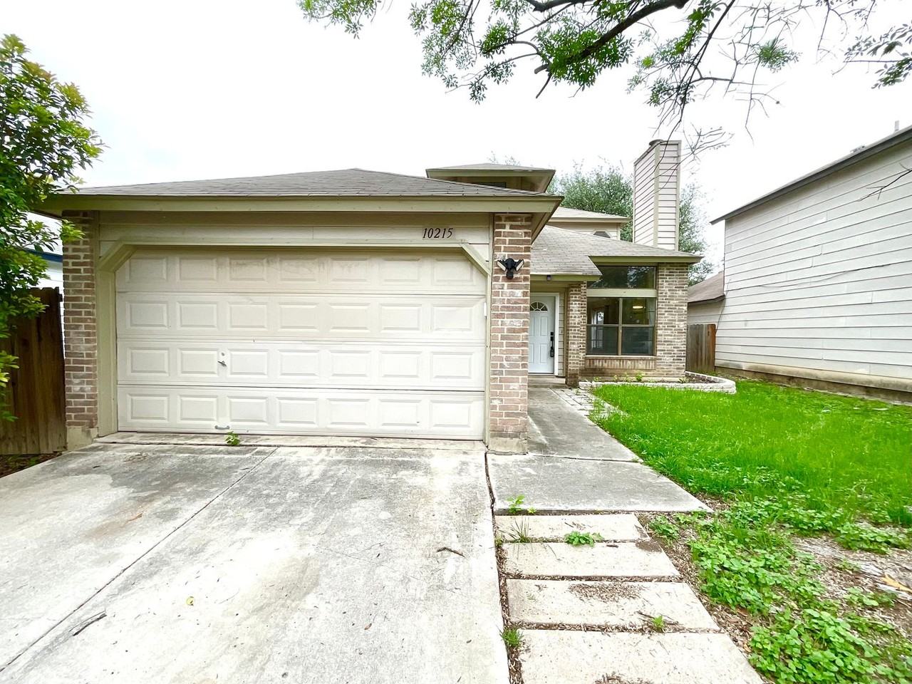 10215 Athens Fld - Photo 2 of 34