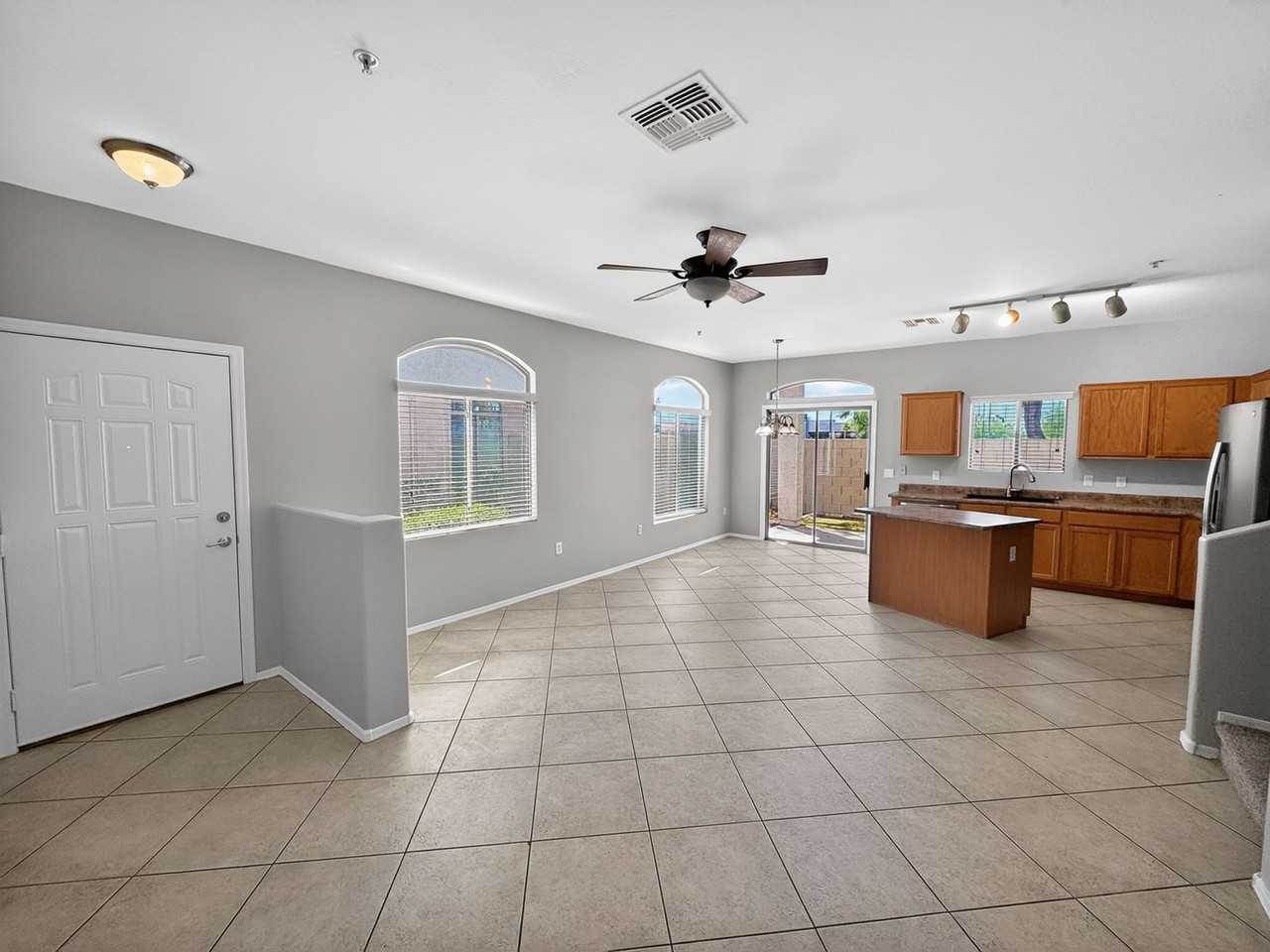 2150 E Bell Rd - Photo 5 of 35