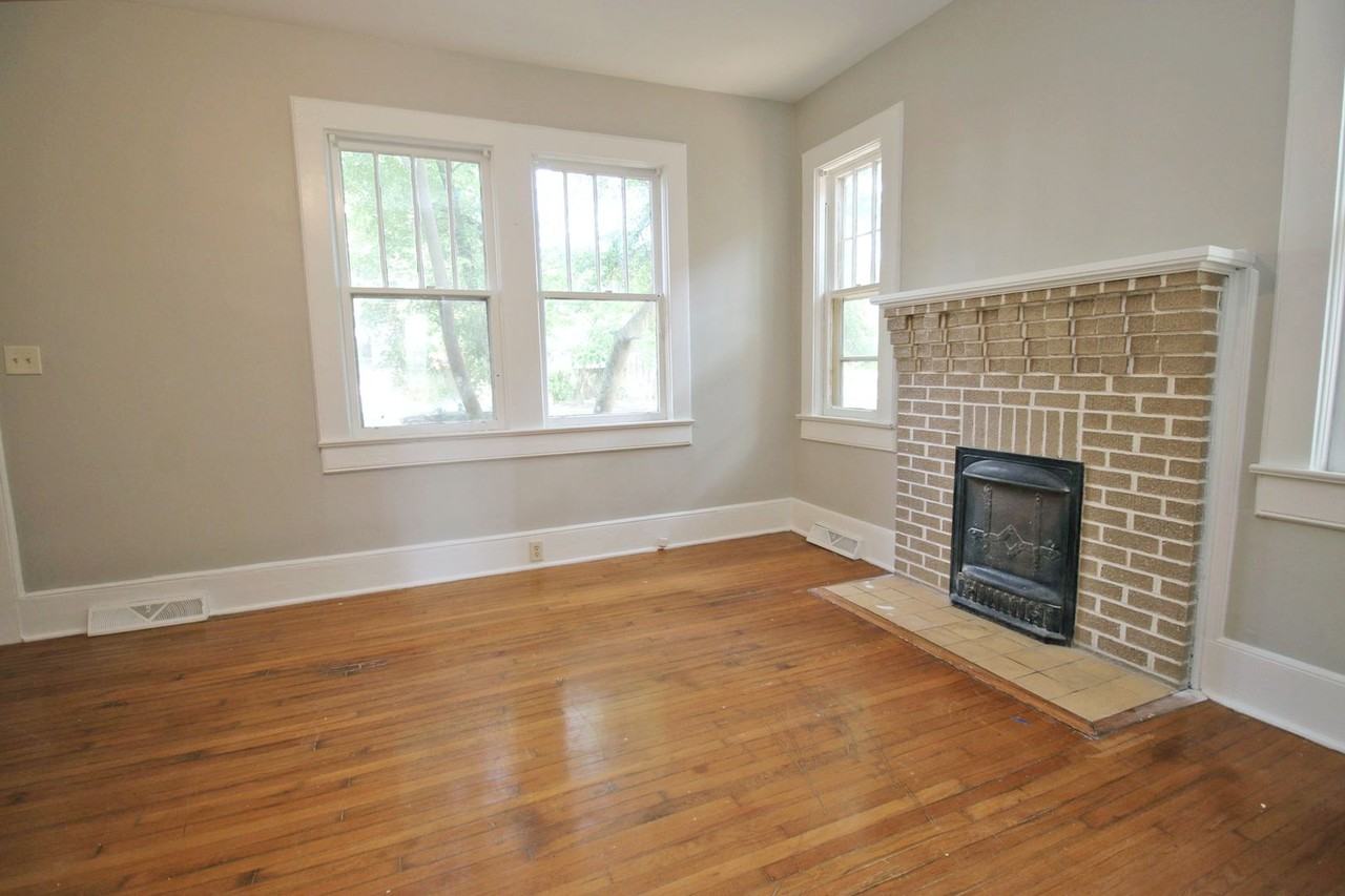 1307 Maple St - Photo 3 of 8