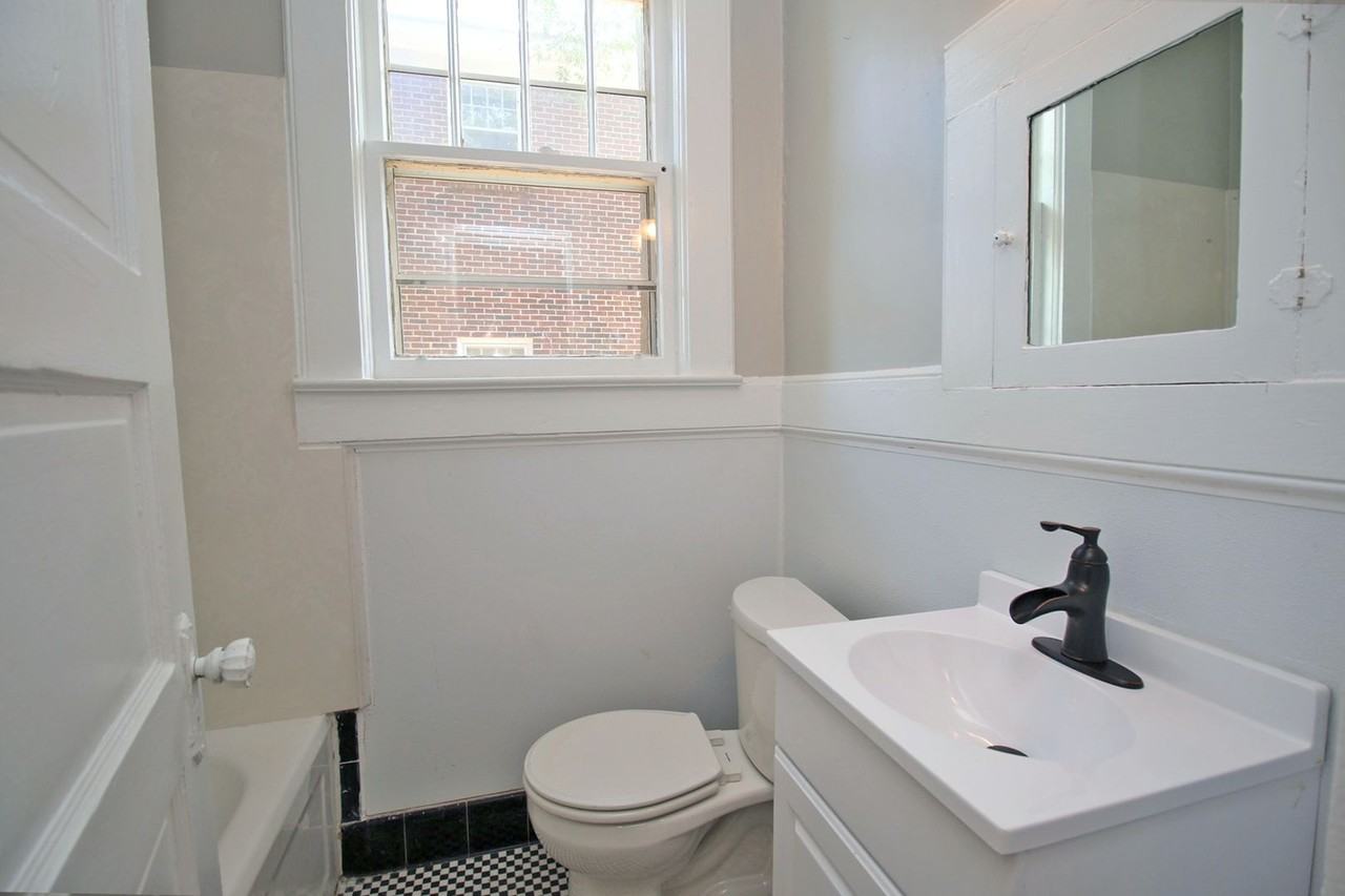 1307 Maple St - Photo 5 of 8