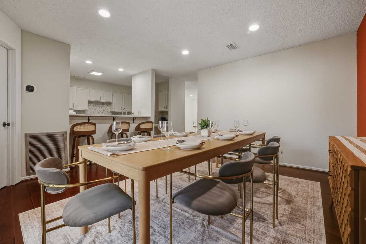 3516 Bellaire Boulevard - Photo 7 of 63