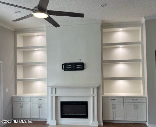 925 Lotus Ln S - Photo 5 of 32