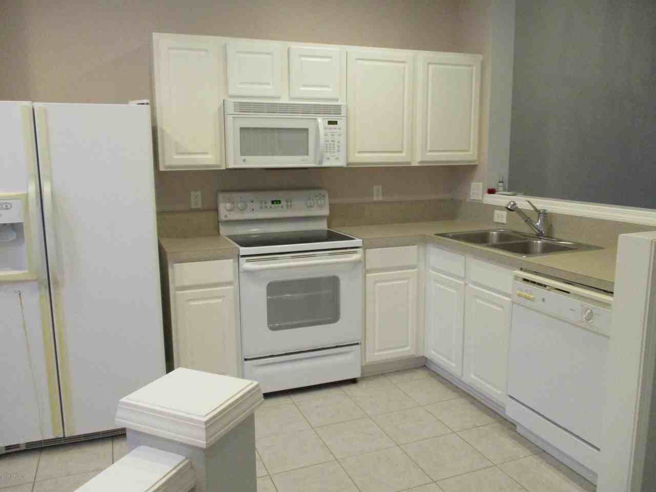 3684 Summerlin Ln E - Photo 2 of 10