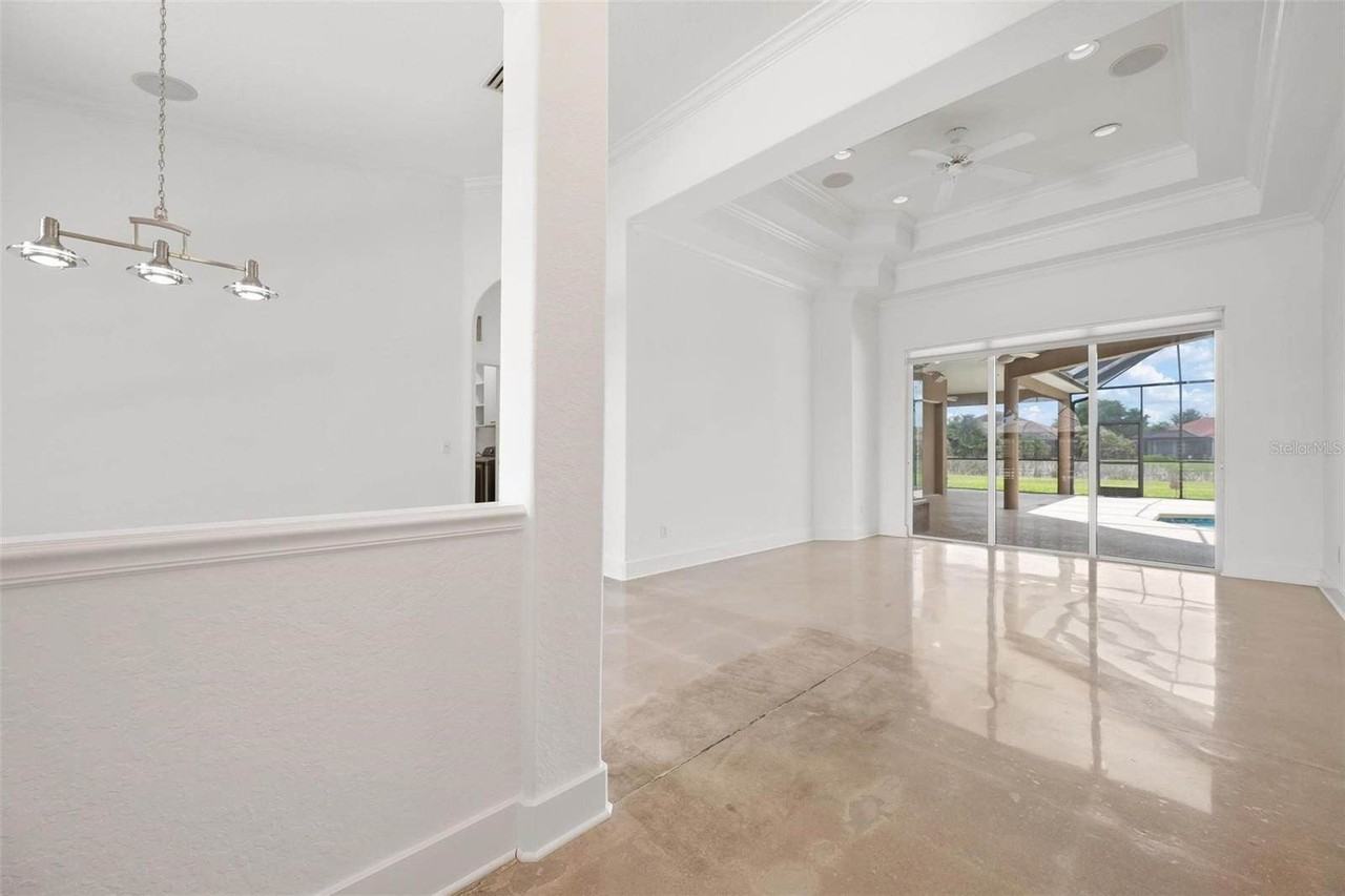12428 Natureview Cir - Photo 4 of 50