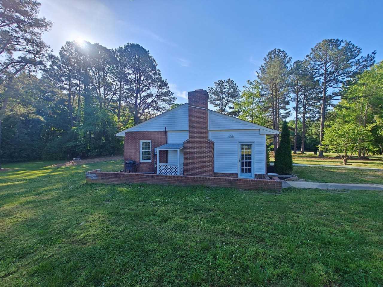 9511 Harris St - Photo 3 of 22