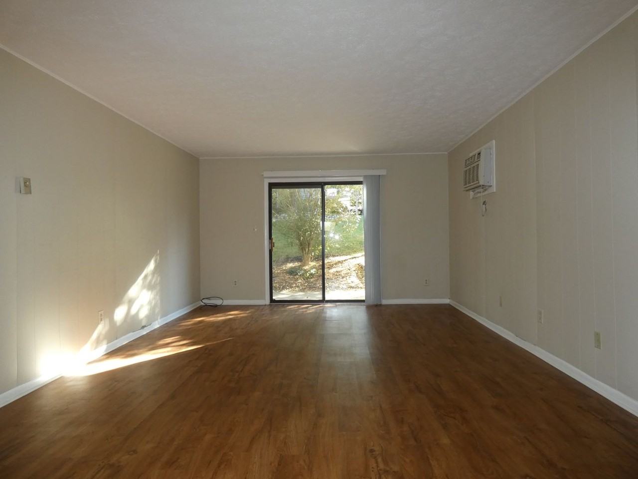 105 S Main St #5 - Photo 3 of 16