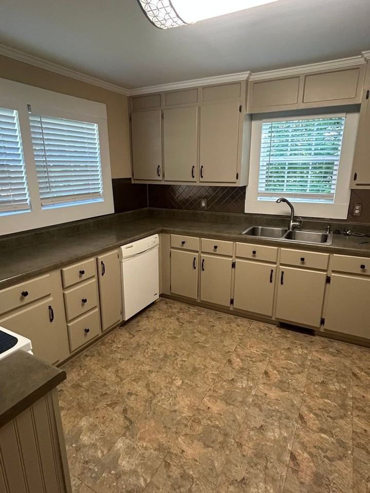 212 S Bennetts Bridge Rd - Photo 4 of 14