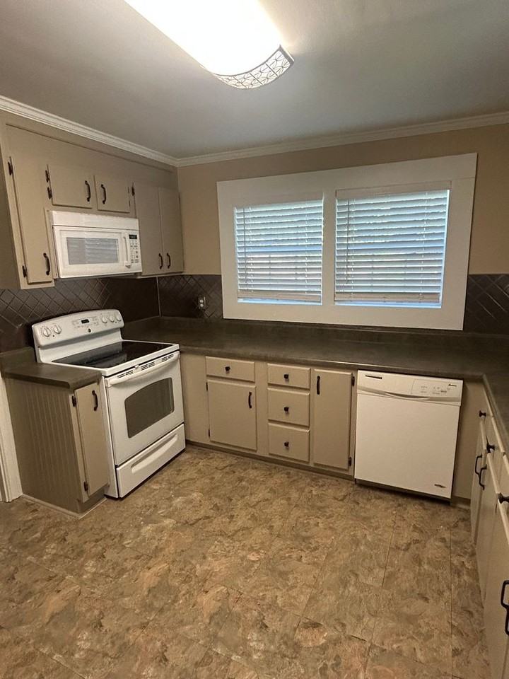 212 S Bennetts Bridge Rd - Photo 5 of 14