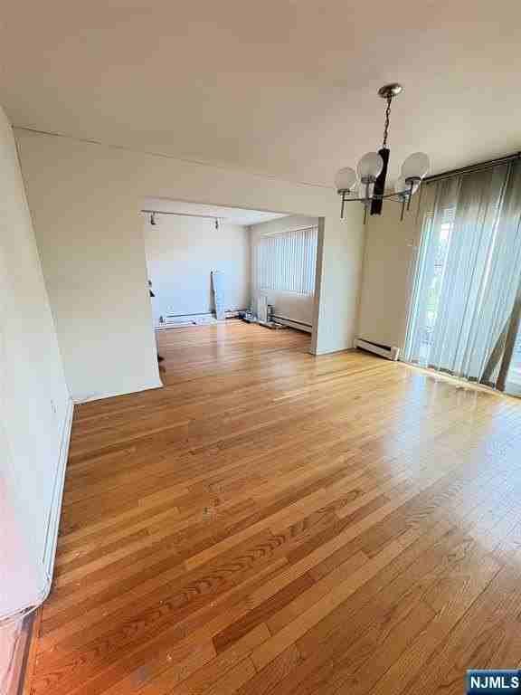 504 Summit Ave - Photo 3 of 19
