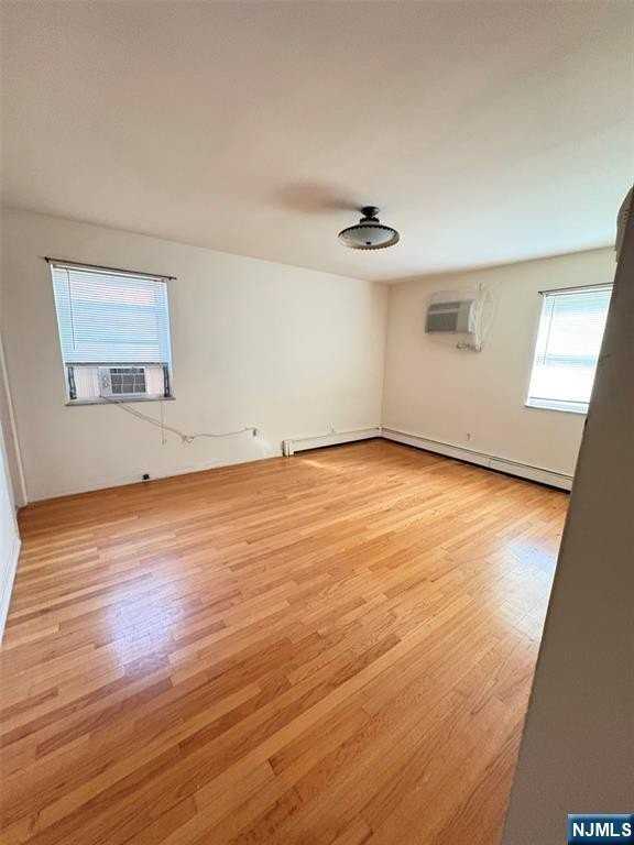 504 Summit Ave - Photo 5 of 19