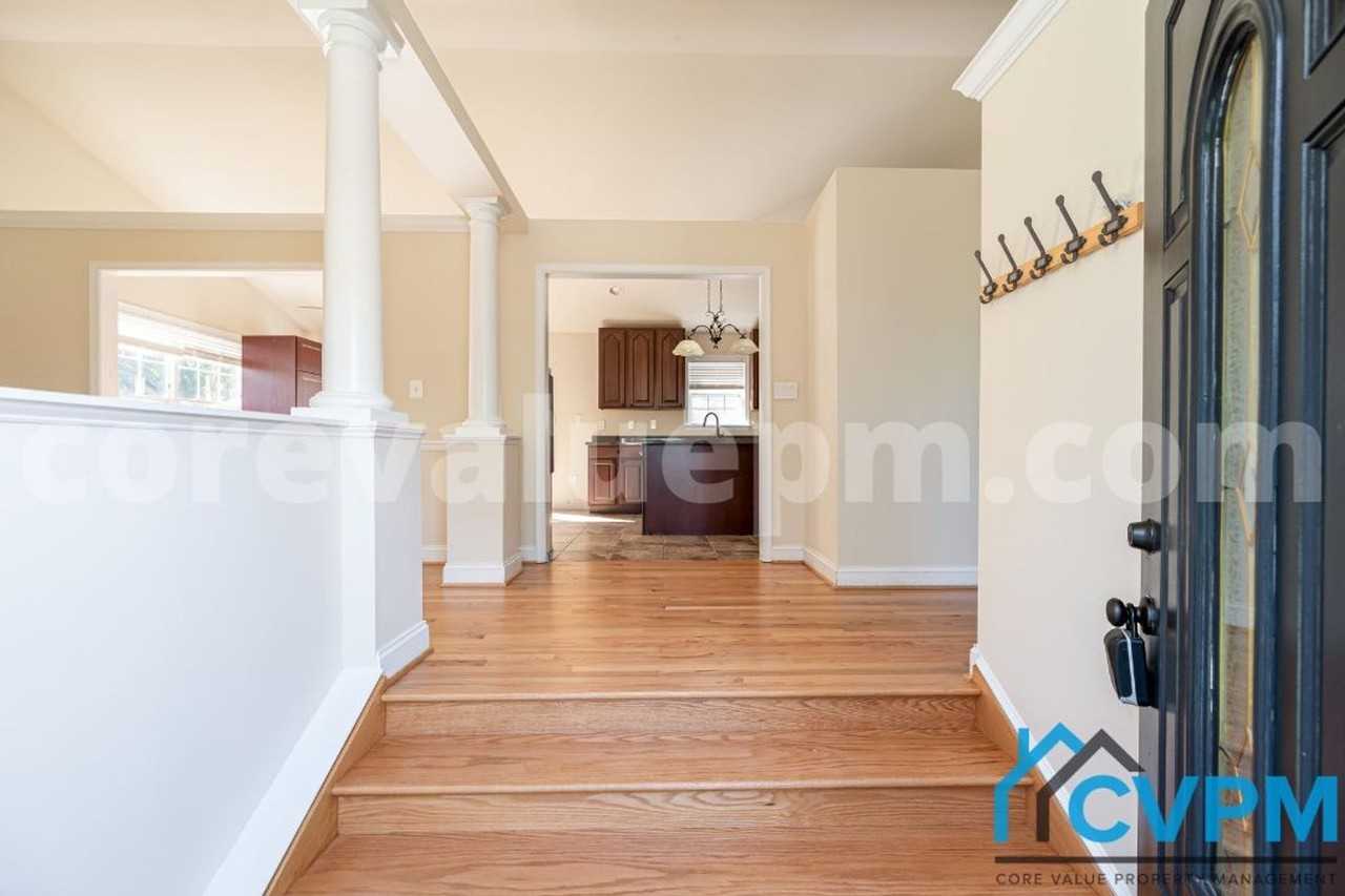 4417 Poplar Ave - Photo 2 of 27