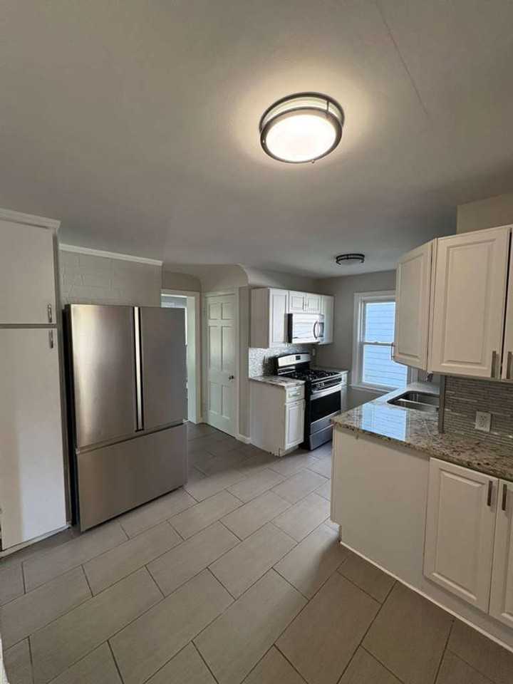 4461 Groveland Rd - Photo 6 of 16