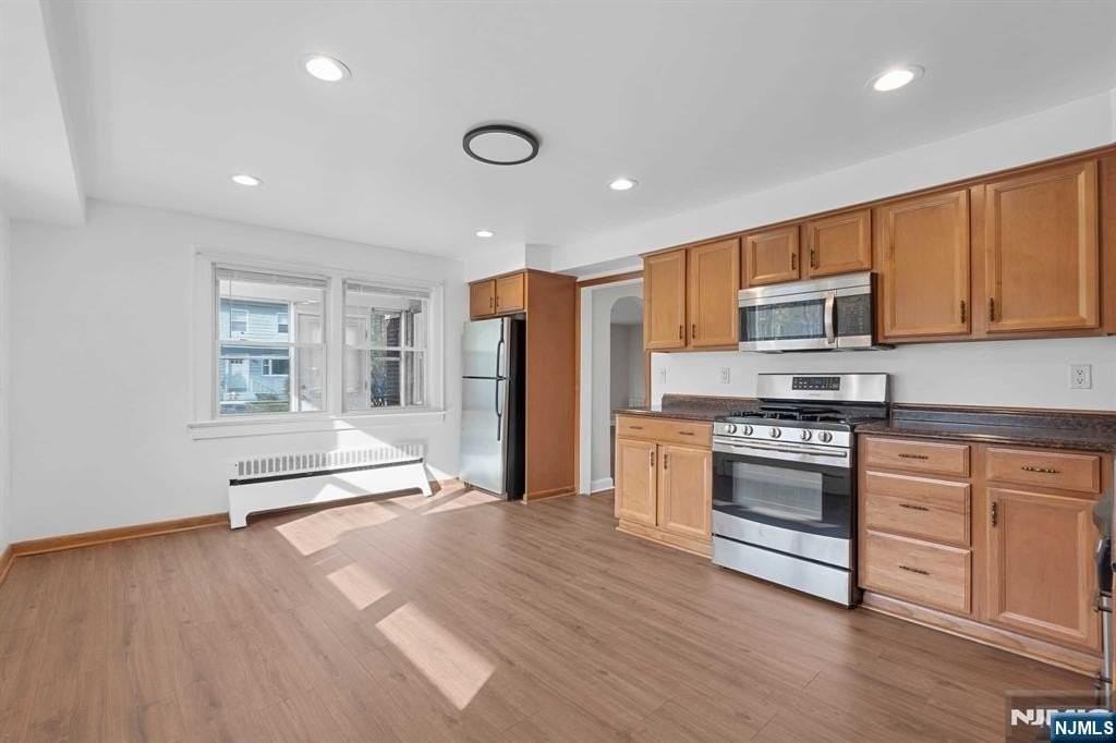 49 Fairview Ave - Photo 6 of 36