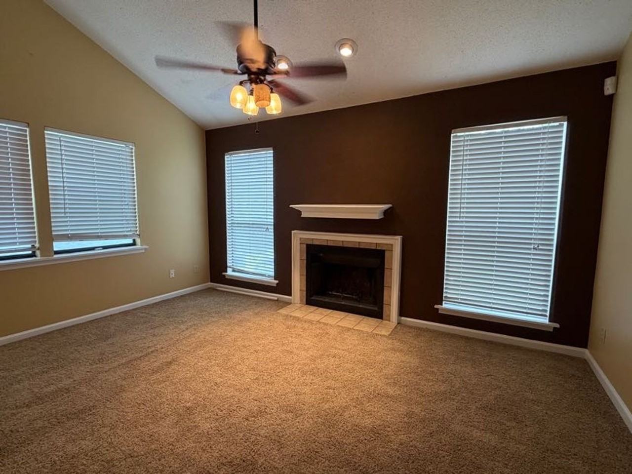 3148 Village West Dr - Photo 3 of 30