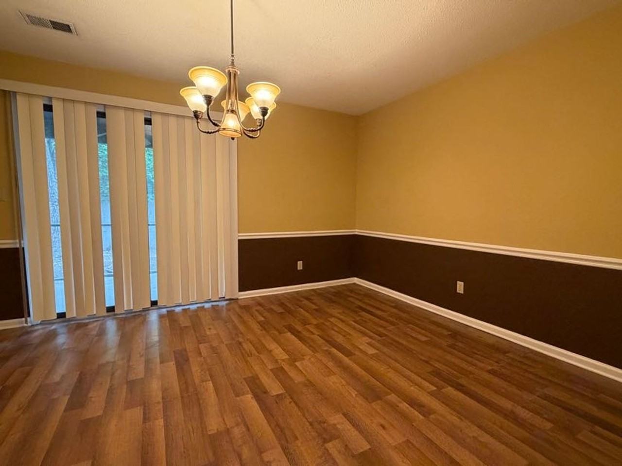 3148 Village West Dr - Photo 6 of 30