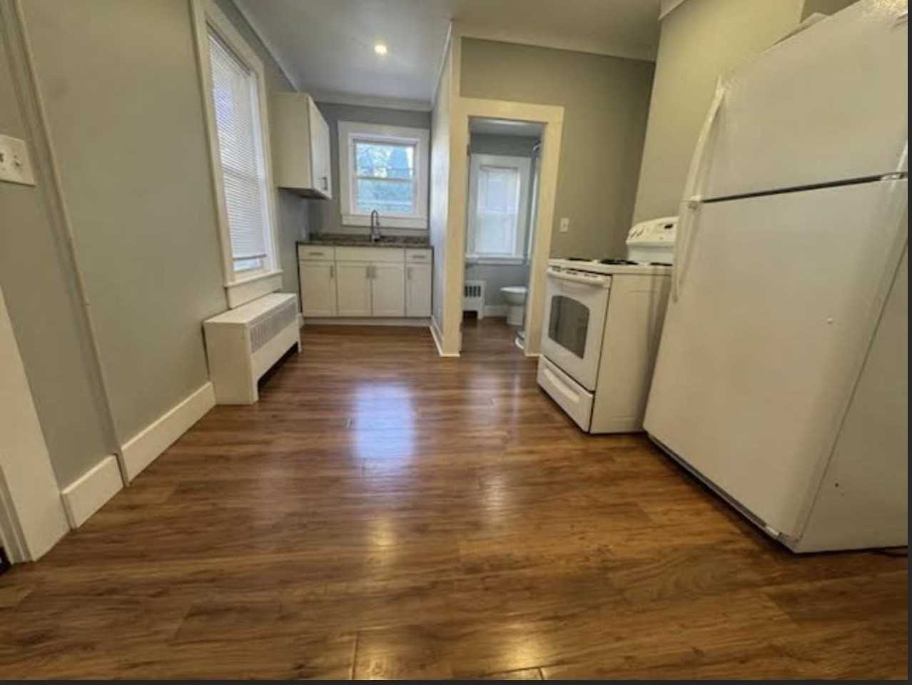 25 Elm St #A - Photo 3 of 8