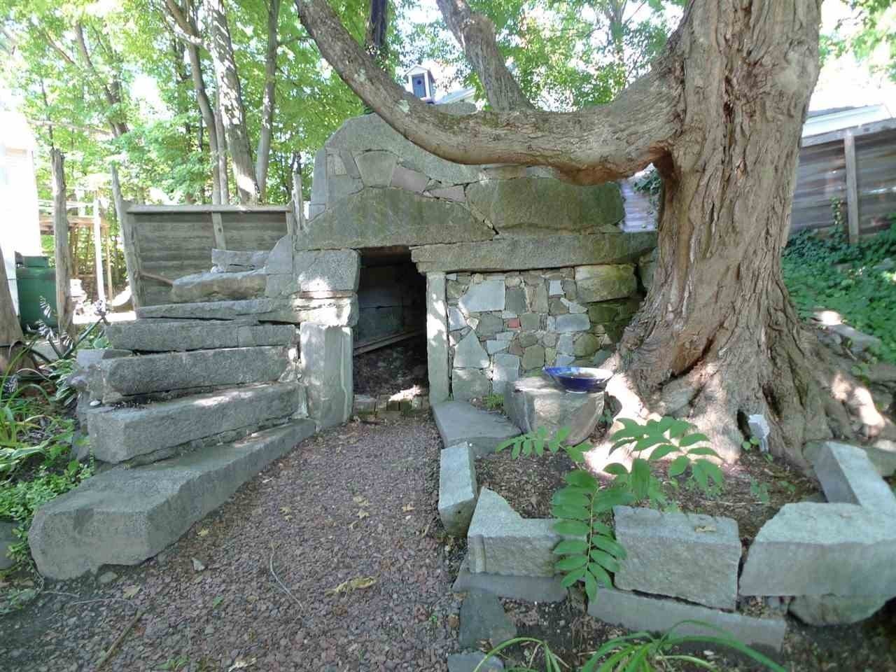 1 Rock St - Photo 4 of 33