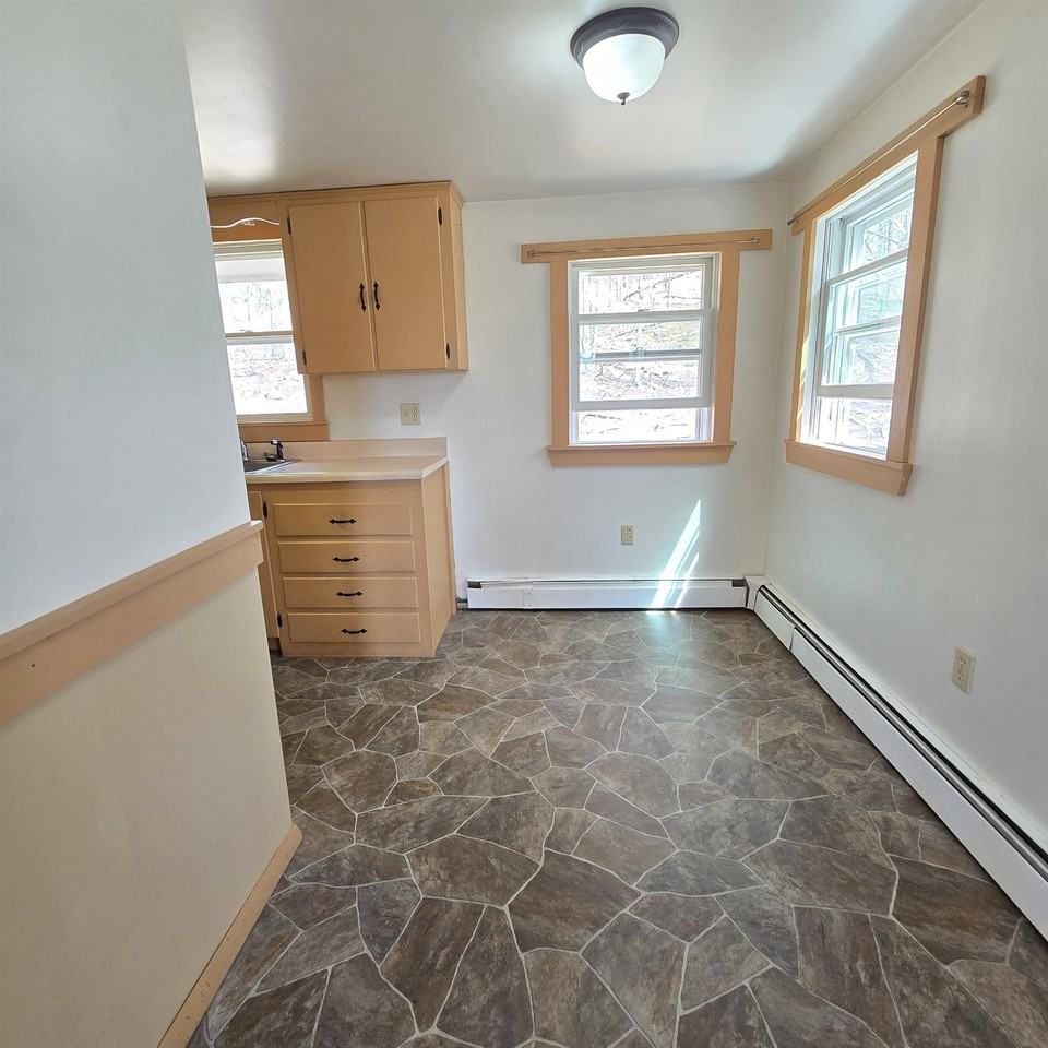 136B Range Rd - Photo 4 of 13
