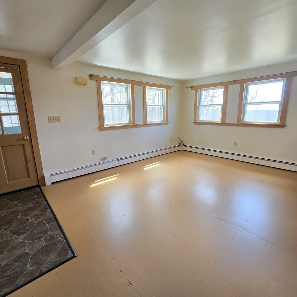 136B Range Rd - Photo 7 of 13