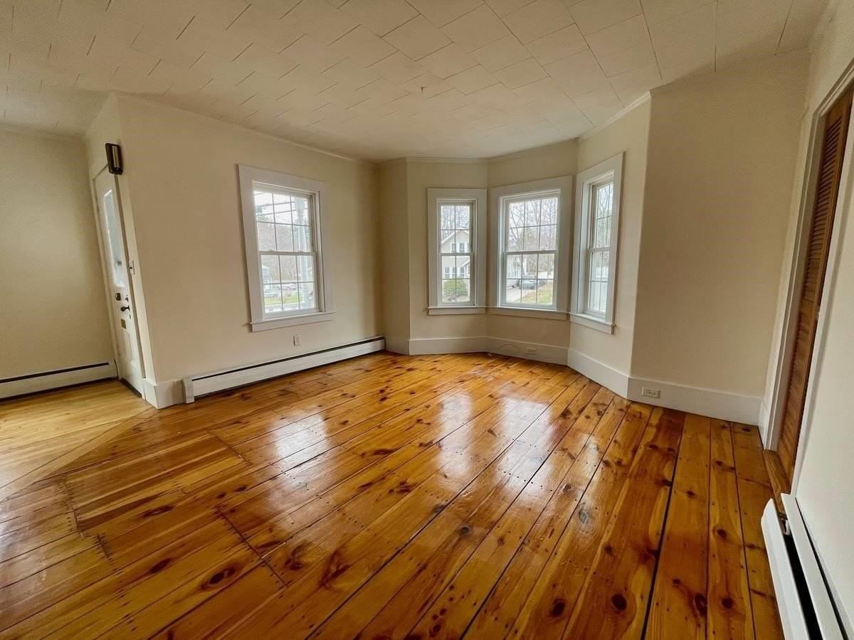 216 Front St - Photo 5 of 16