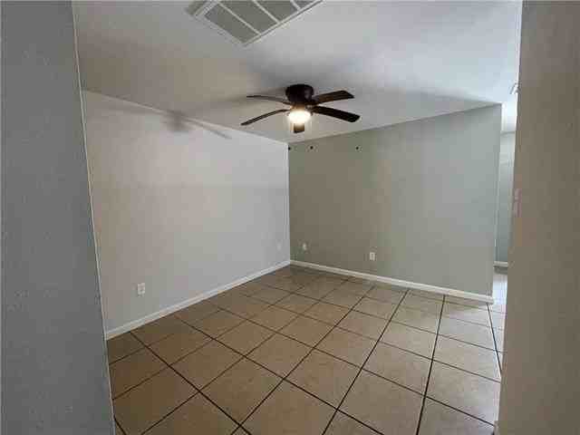 3207 1/2 Jackson Blvd - Photo 4 of 12
