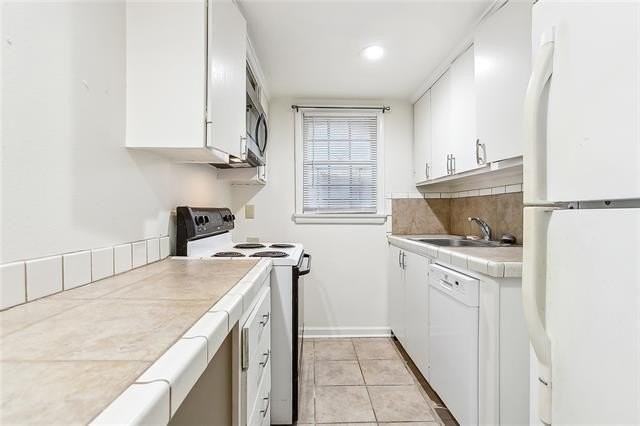 8127 Belfast St - Photo 2 of 5