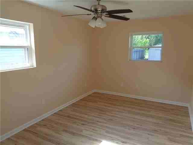 5160 Evans Dr - Photo 6 of 10