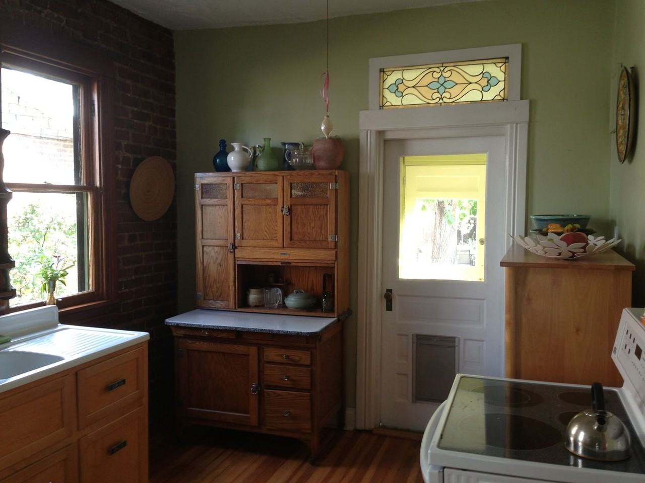 860 S Sherman St - Photo 3 of 17
