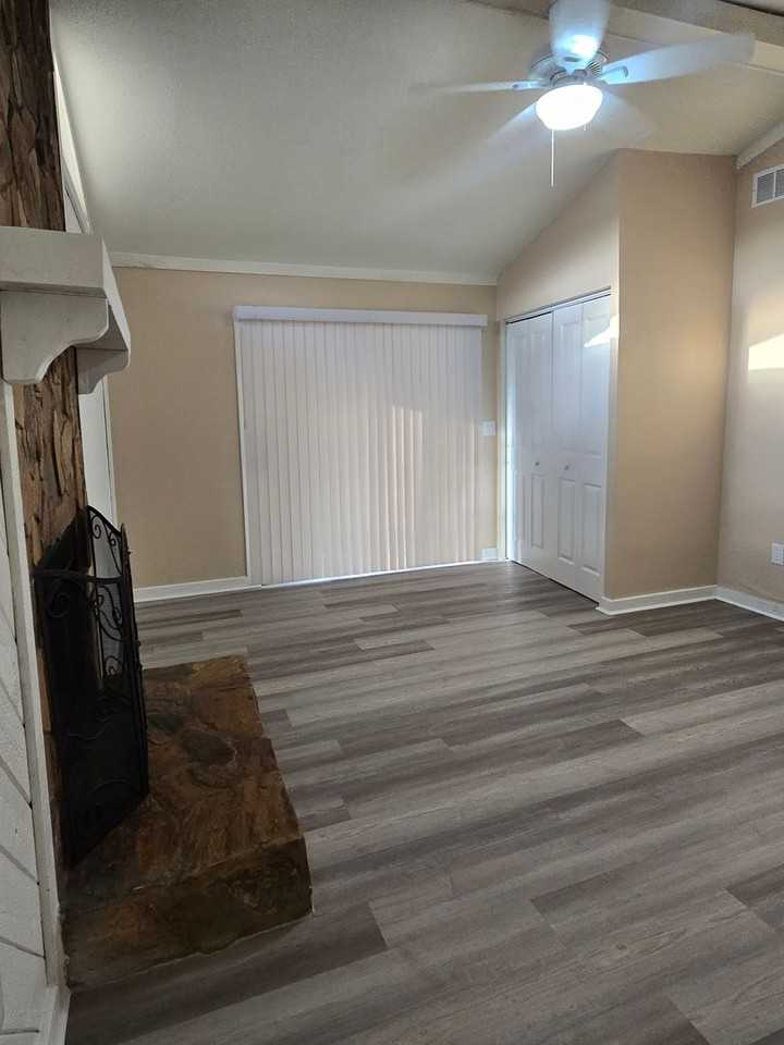 1001 N Bracewell Dr - Photo 7 of 22