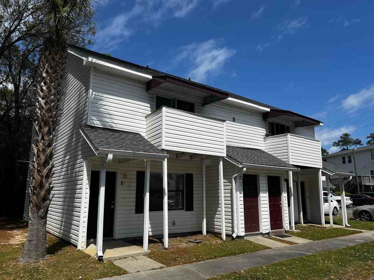 209 Cedar St - Photo 3 of 12