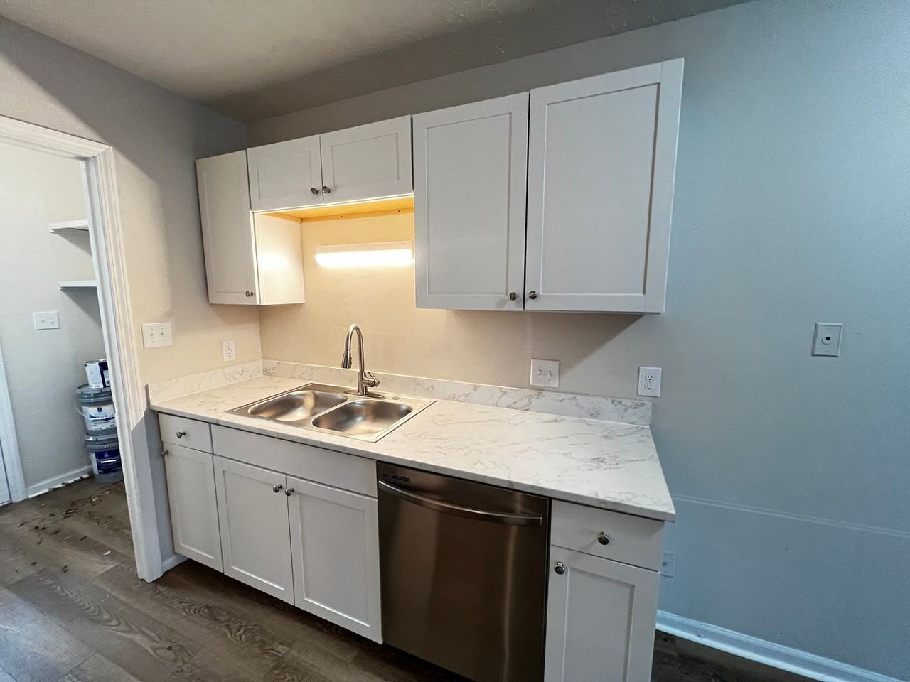 209 Cedar St - Photo 5 of 12