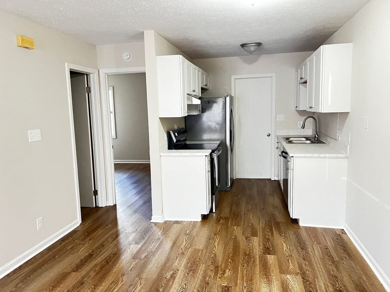 209 Cedar St - Photo 7 of 12