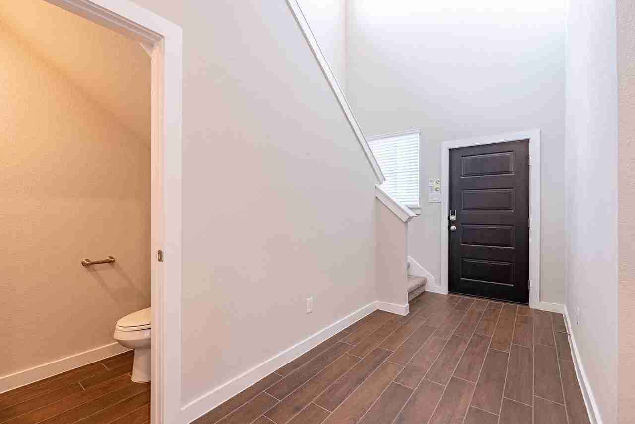 12617 Sea Gull Way - Photo 4 of 28