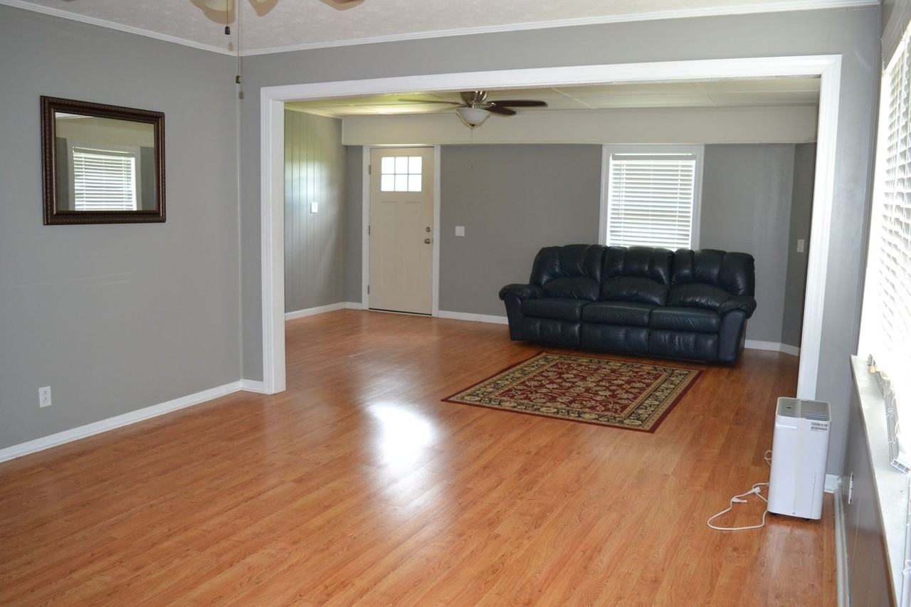 138 Cypress Cir - Photo 3 of 34