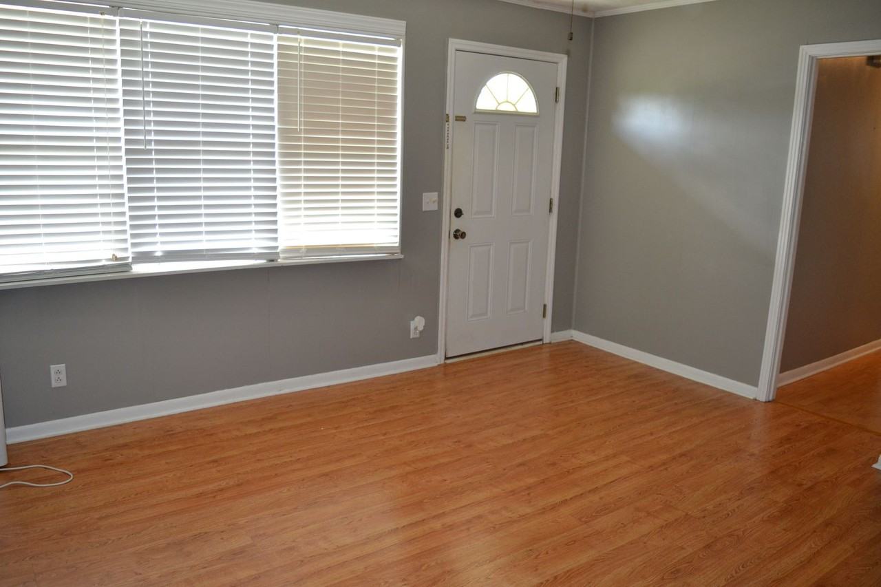 138 Cypress Cir - Photo 4 of 34