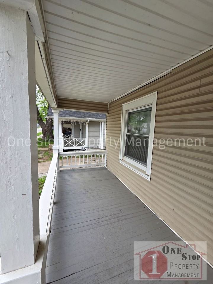 5901 Lexington Ave - Photo 4 of 27