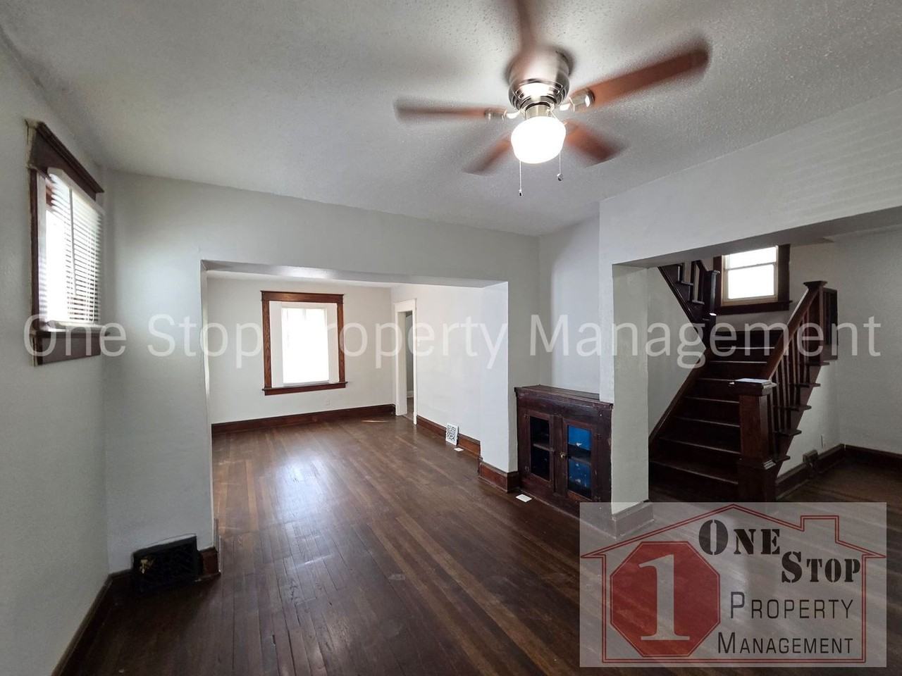 5901 Lexington Ave - Photo 5 of 27