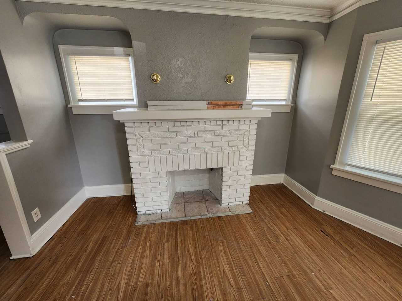 1506 Larchmont Rd - Photo 5 of 41