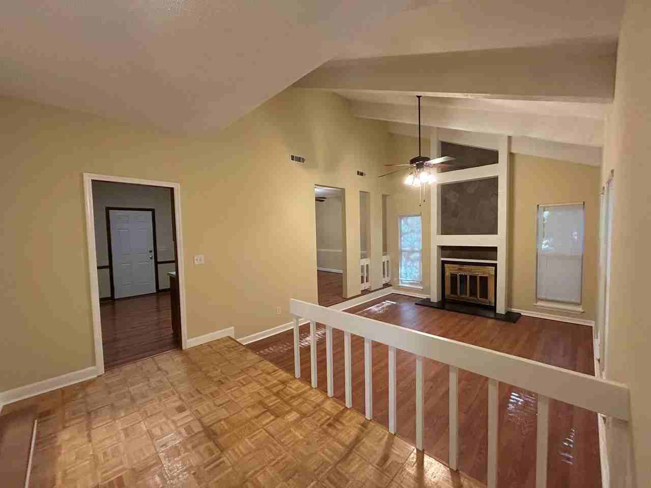906 Forestglen Dr - Photo 3 of 17