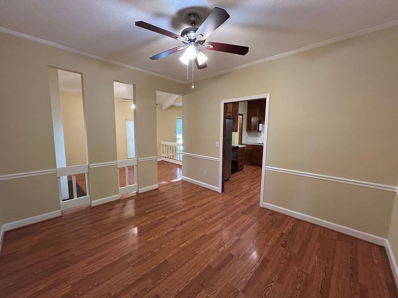 906 Forestglen Dr - Photo 6 of 17