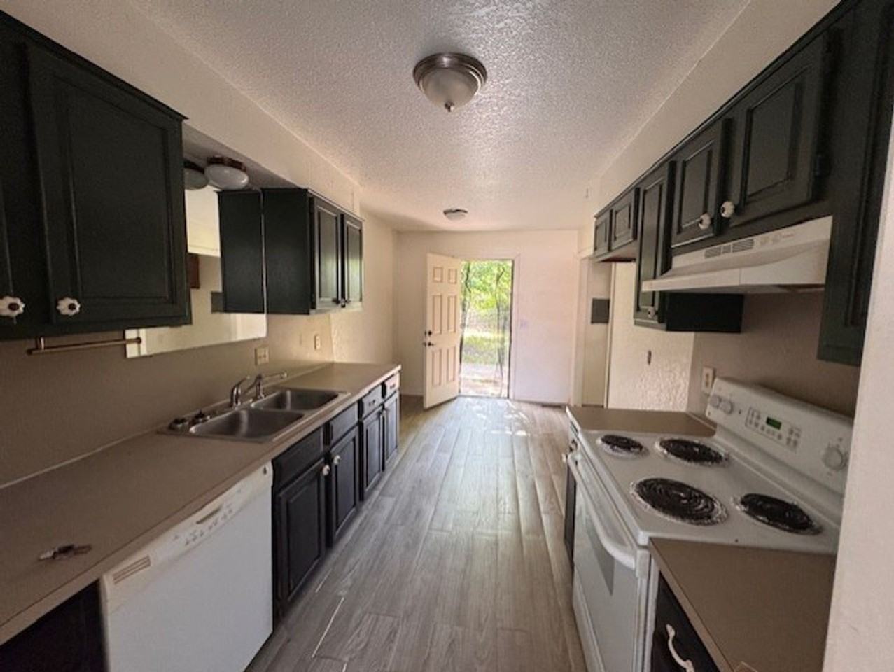 719 N Robin Way - Photo 4 of 7