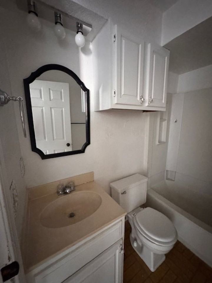 719 N Robin Way - Photo 5 of 7