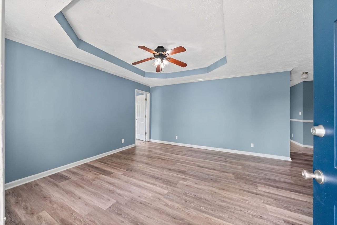 1301 Hand Dr - Photo 3 of 26